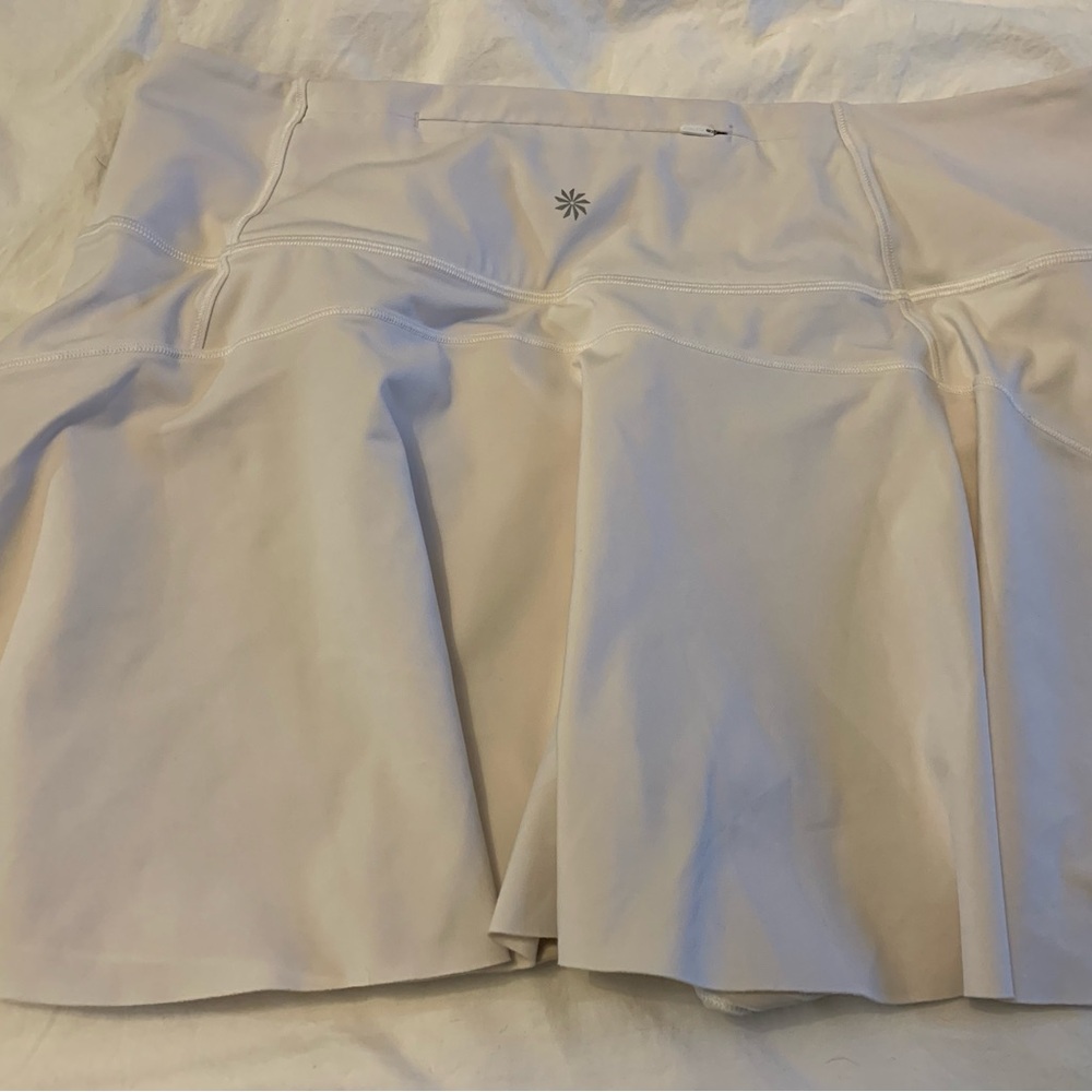 🎾 Athleta Tennis Skirt | White | Size XL
Excellent condition smoke free home